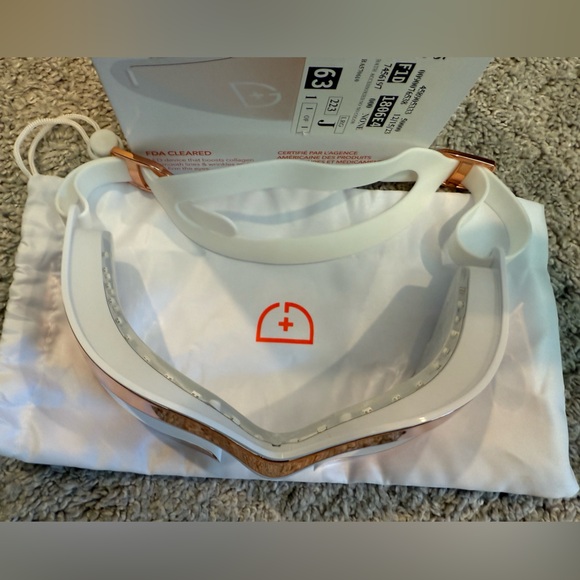 Dr. Dennis Gross Red Light Eye Mask - Picture 2 of 11